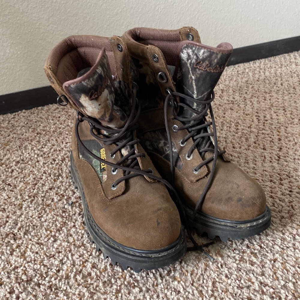 Men’s Cabelas brand Gore Tex Hiking/ Hunting boots size 9EE